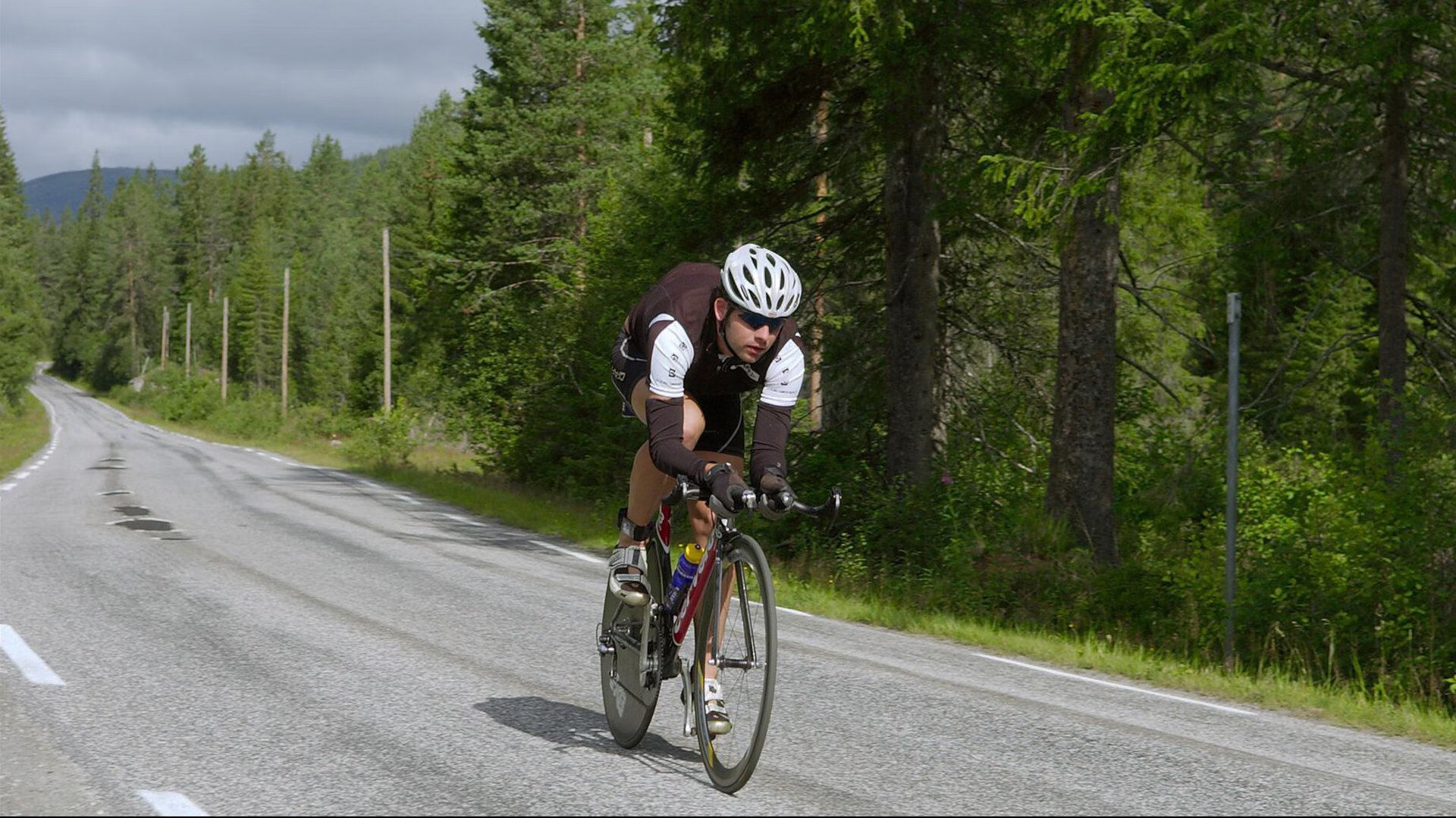 麦金托什刷新个人800米自由泳最佳成绩，加拿大游泳运动员麦金托什